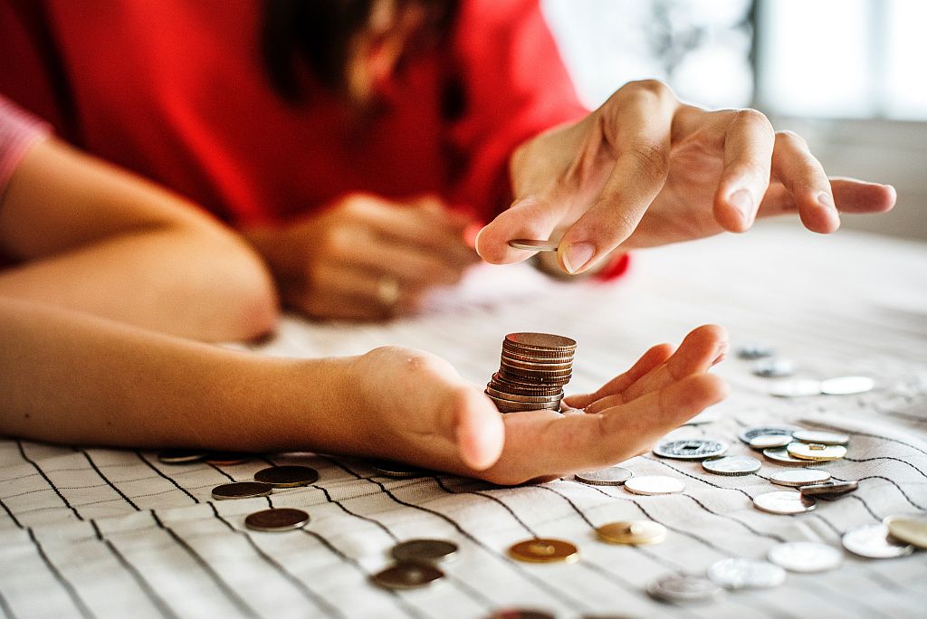 Geld zählen: Mehrwertsteuer für Hygieneartikel?